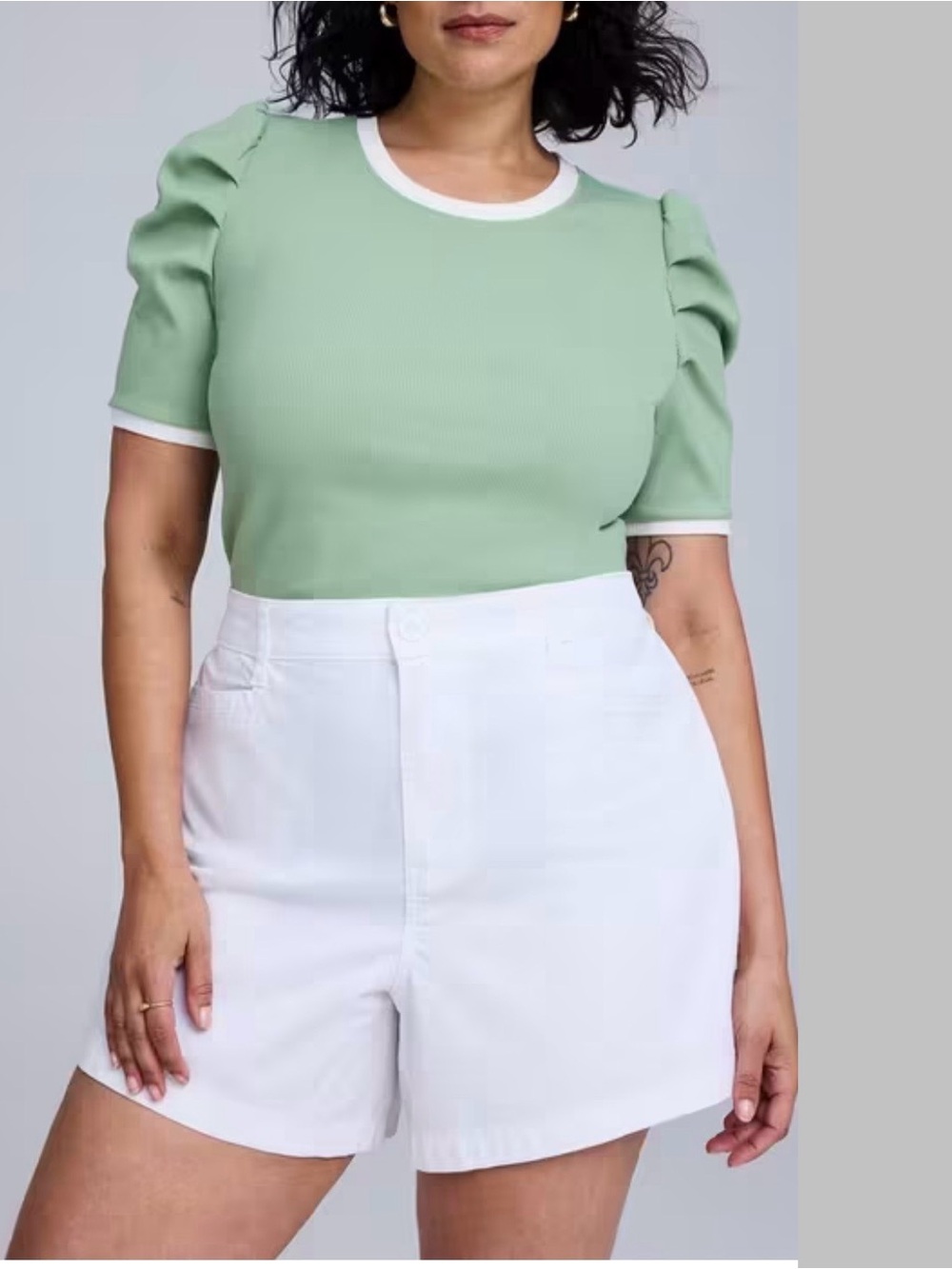 TWT Torrid White Belle Isle 5'' High Rise Chino Shorts Size 18